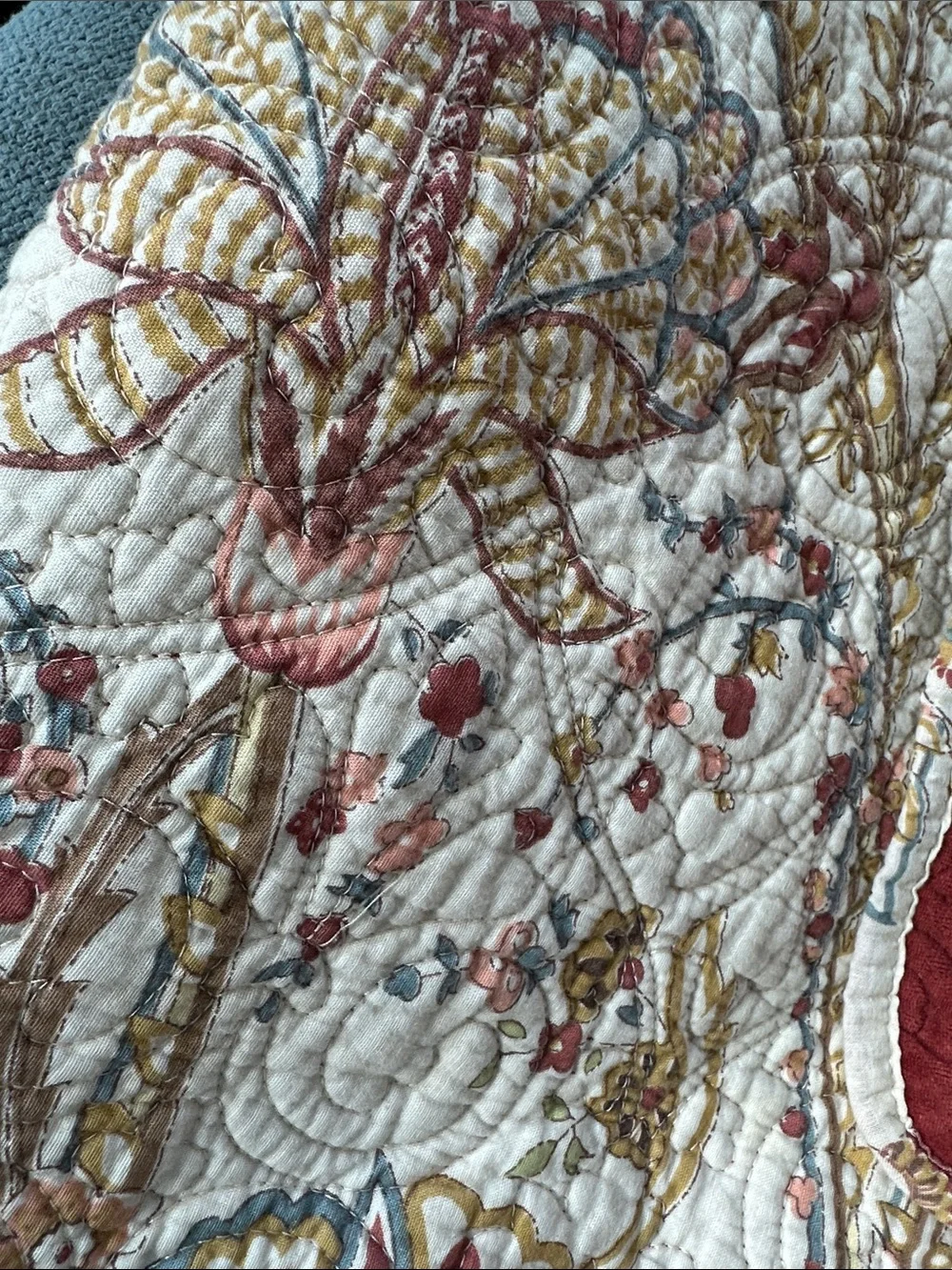 B. Smith Serene Full/Queen Floral Quilt